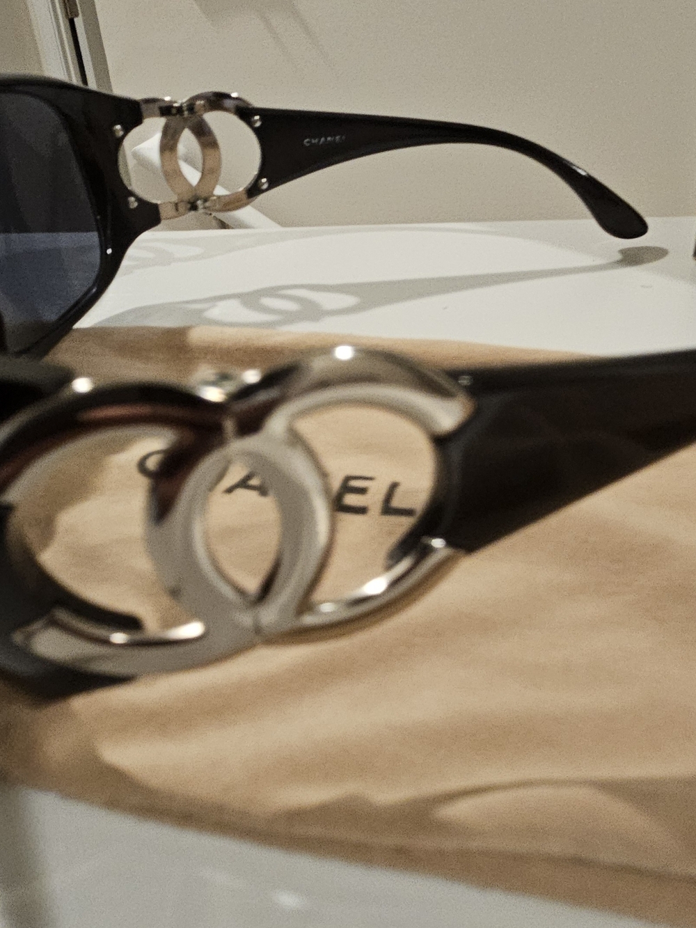 Chanel Sunglasses with Silver Large Logo - Vintage 2005 - Picture 3 of 10